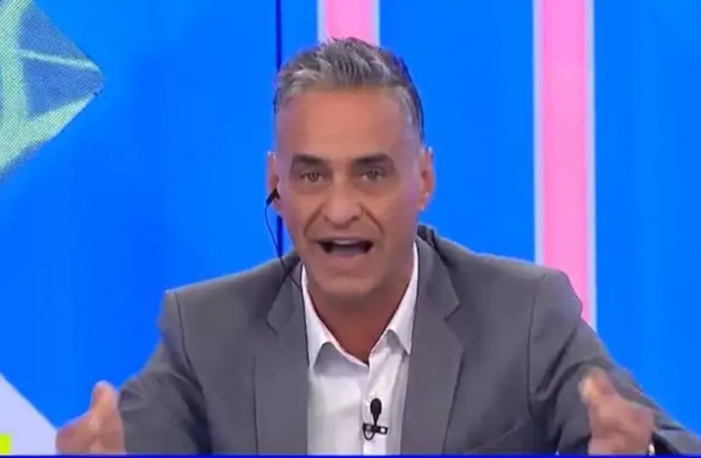 El periodista aseguró que no hay videoarbitraje en la fase de grupos del certamen porque la Conmebol busca favorecer a los equipos grandes para que accedan a la próxima ronda de la Copa. / Gentileza.