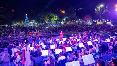 Más de 45 mil personas celebraron Ciudad Navideña durante dos noches en la Plaza Independencia