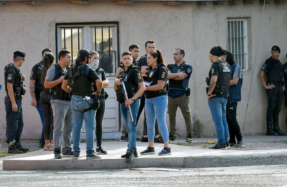 Megaoperativo en el Campo Papa con 800 policías. | Foto: Orlando Pelichotti / Los Andes