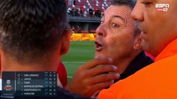 Kudelka dejó de ser el DT de Huracán