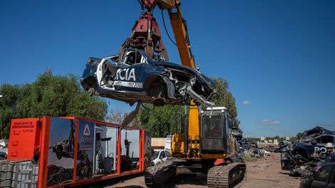 La empresa Acmet se encarga de la compactación de vehículos secuestrados.&nbsp;