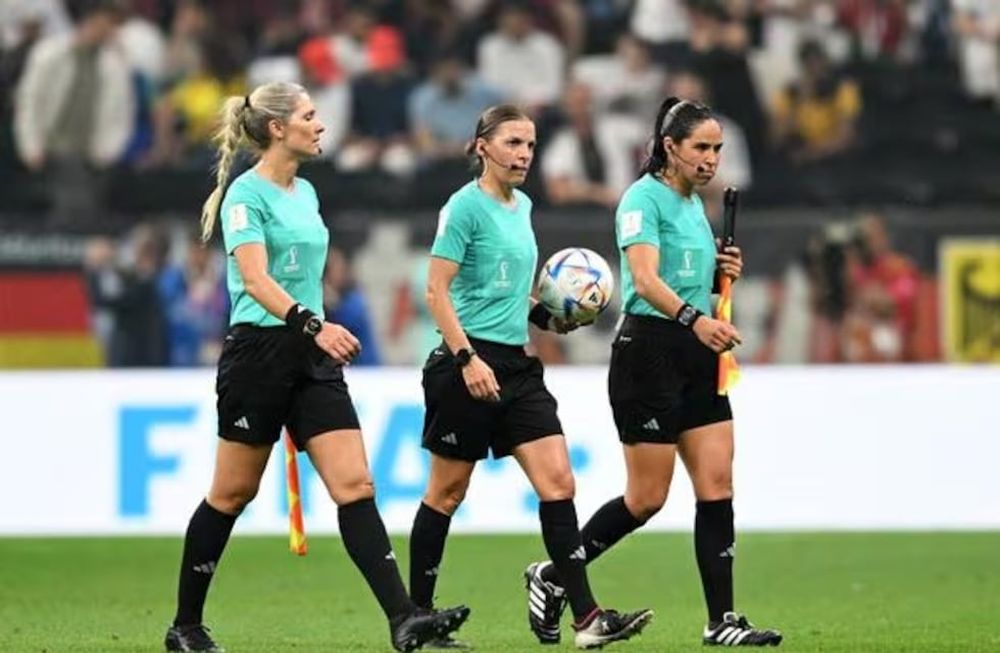 No hay ni una sola árbitra mujer en la Eurocopa.