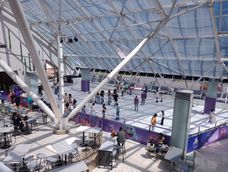 lo que todos estaban esperando: regresa la pista de patinaje sobre hielo a mendoza shopping