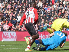 Insultos y racismo contra Brobbey por la lesión de Romero. Insultos y racismo contra Brobbey por la lesión de Romero.