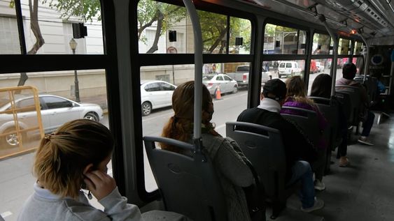 La Fiesta Nacional de la Vendimia contará con un servicio de transporte especial. Foto: Orlando Pelichotti / Los Andes