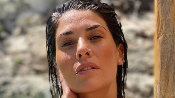 Ivana Nadal reveló su producción para Playboy: microbikini mojada desde la playa