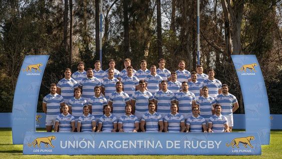 Los Pumas y la foto oficial del equipo de 33 jugadores que representarán al rugby argentino en el Mundial Francia 2023. (Prensa UAR)