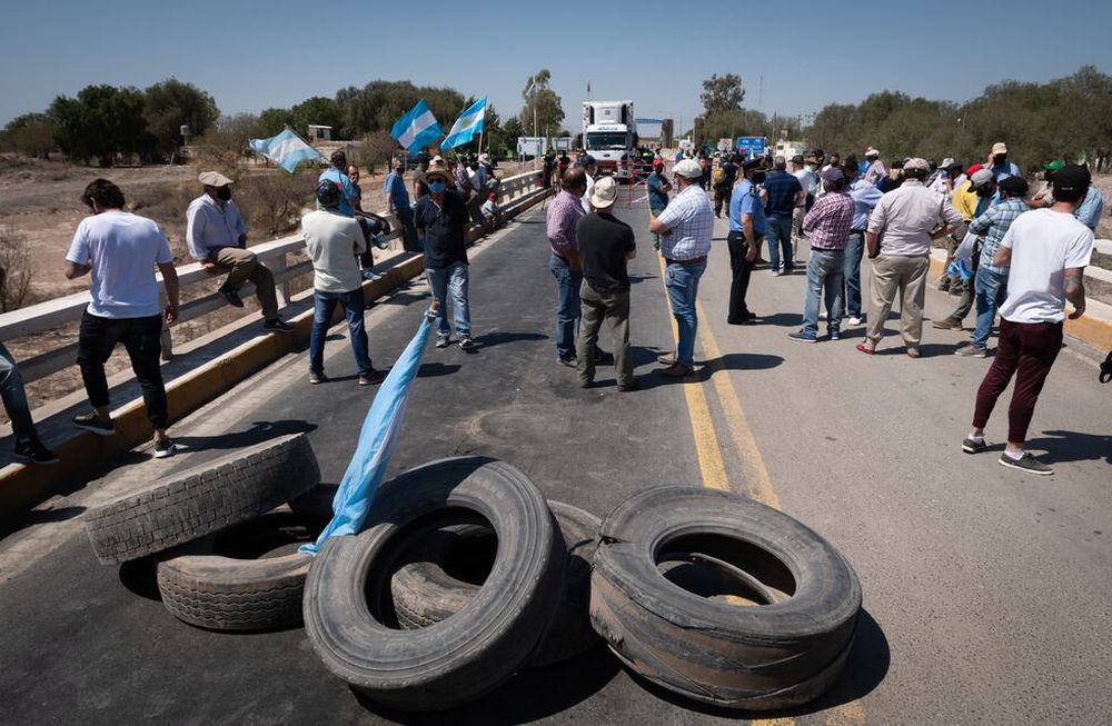 Las protesta ya llevan tres días. - Foto: Ignacio Blanco / Los Andes