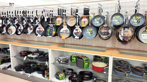 Supermercados rematan productos de bazar con hasta 40% de descuento