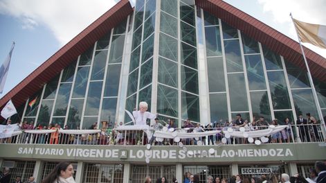Así se celebró la fiesta diocesana en el santuario de la Virgen de Lourdes de El Challao.