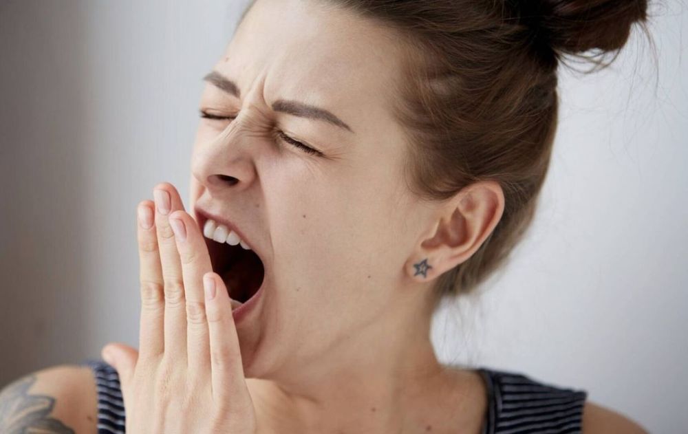 Bostezar porque lo hizo otra persona segundos antes es un acto empático pero tiene algunas respuestas psicológicas sorprendentes.