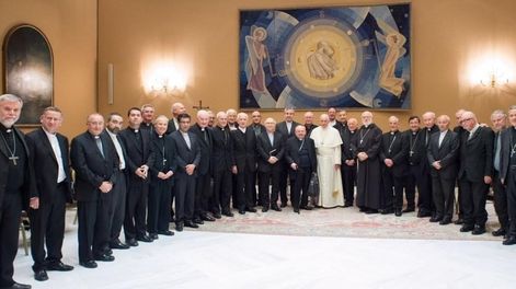 Abusos: el Vaticano expulsa del sacerdocio a dos obispos chilenos