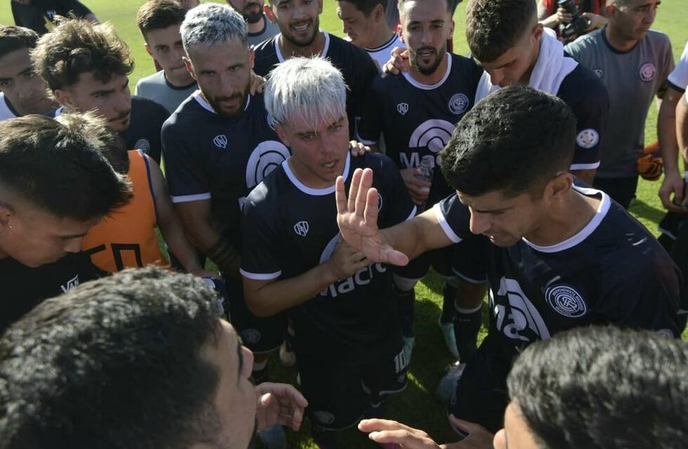 Independiente Rivadavia tendrá una baja segura para la final, pero tendrá un regreso importante / Orlando Pelichotti.