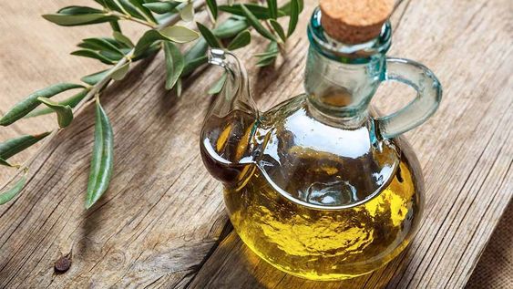 Aceite de oliva. El certificado IG también ha contribuido a preservar su excelencia fijando determinadas normativas físico-químicas y sensoriales.