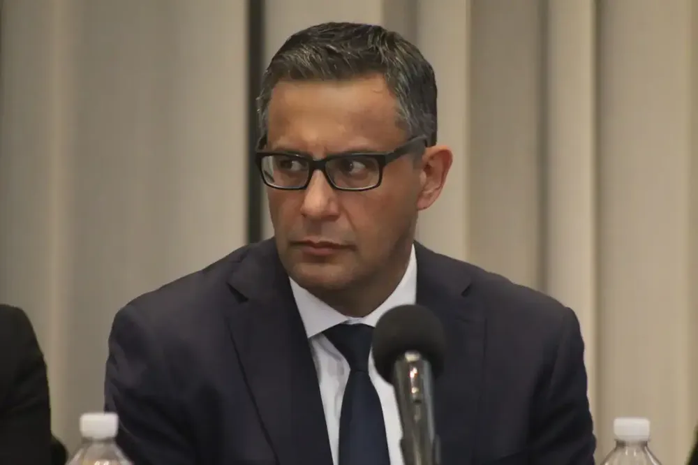 La decisión del juez de ejecución penal Sebastián Sarmiento de otorgar la libertad condicional a Roberto Pereyra Cruz quedó en el centro de una demanda contra&nbsp;Mendoza﻿ por $150 millones.