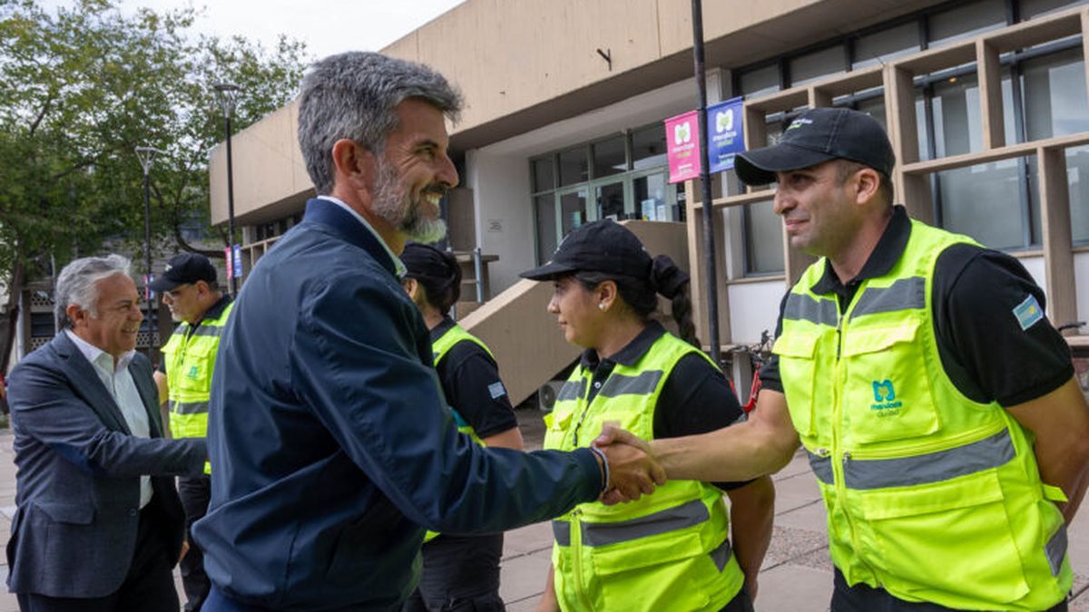 Ulpiano Suarez y Alfredo Cornejo recorrieron el nuevo Centro de Operaciones y Videovigilancia de la Ciudad