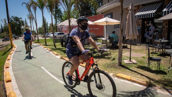 Luján de Cuyo cuenta con 70 kilómetros de ciclovías, que brindan la posibilidad de conocer y dsifrutar del departamento en dos ruedas / Ignacio Blanco