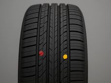 puntos amarillos o rojos en los neumaticos del auto: que significan y para que sirven