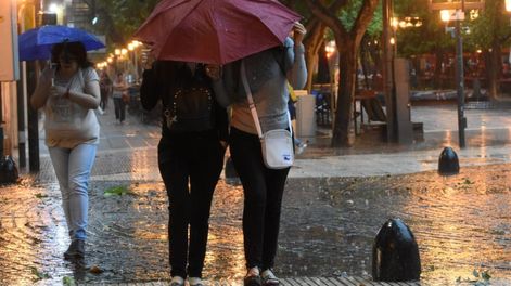 A abrigarse: pronostican un martes frío y con lluvia