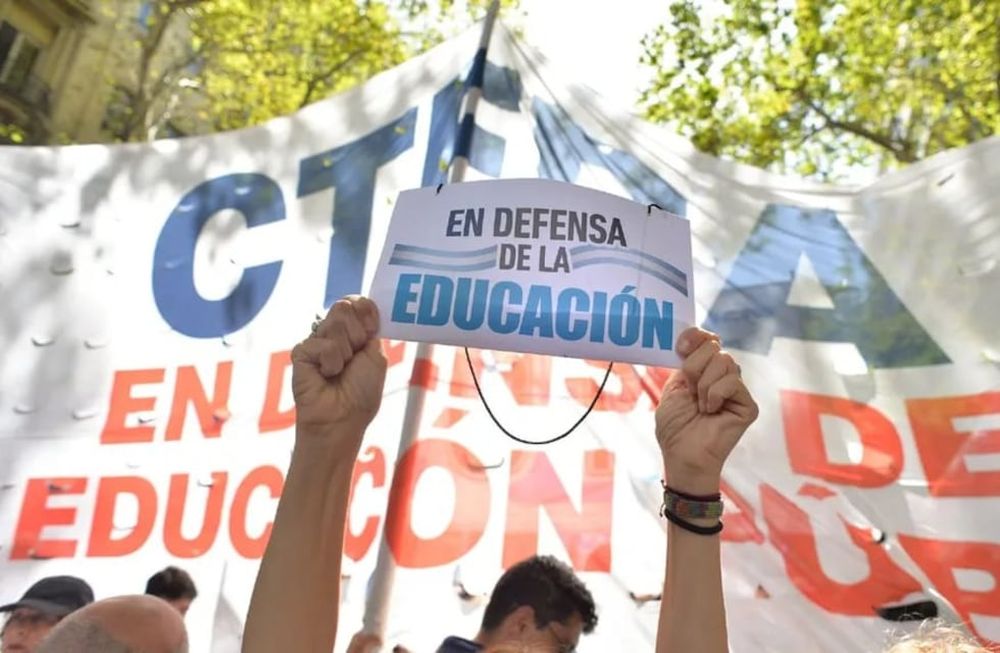 “Seguiremos defendiendo nuestro salario y nuestros derechos ante el ajuste, comunicó el sidicato.