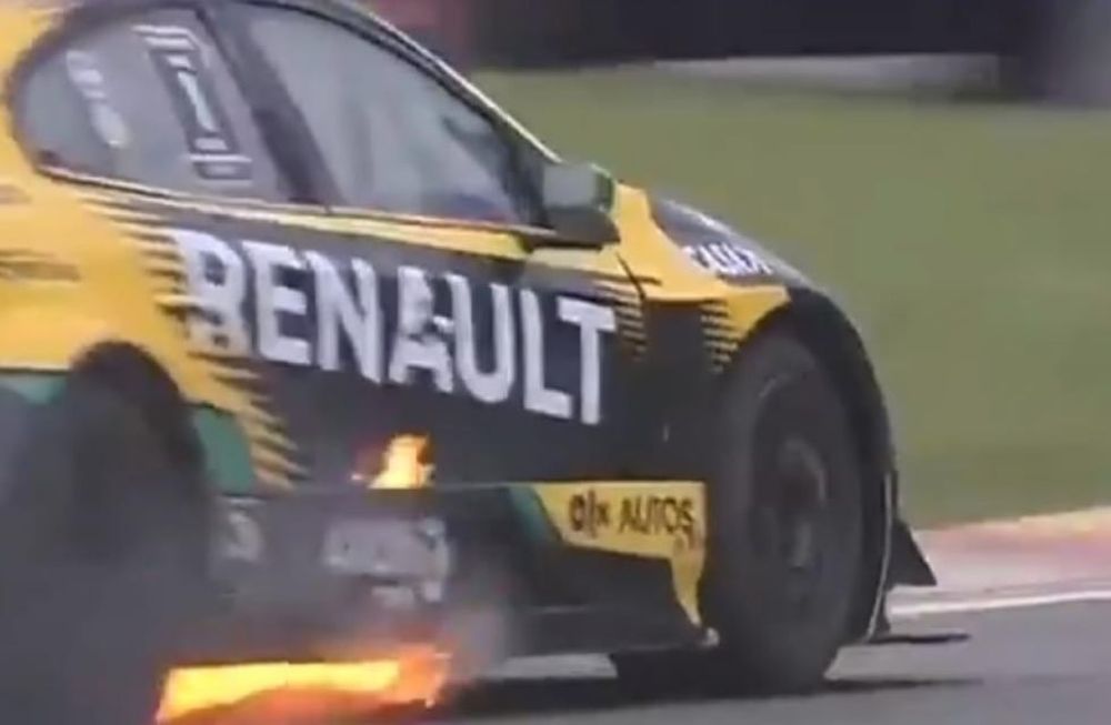 El fuego en el auto de Leonel Pernía que generó miedo en el Gálvez