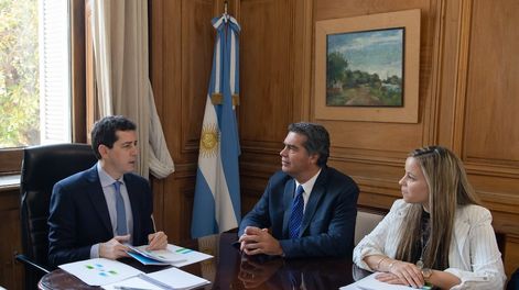 Por la crisis, evalúan suspender el pacto fiscal que firmó Macri