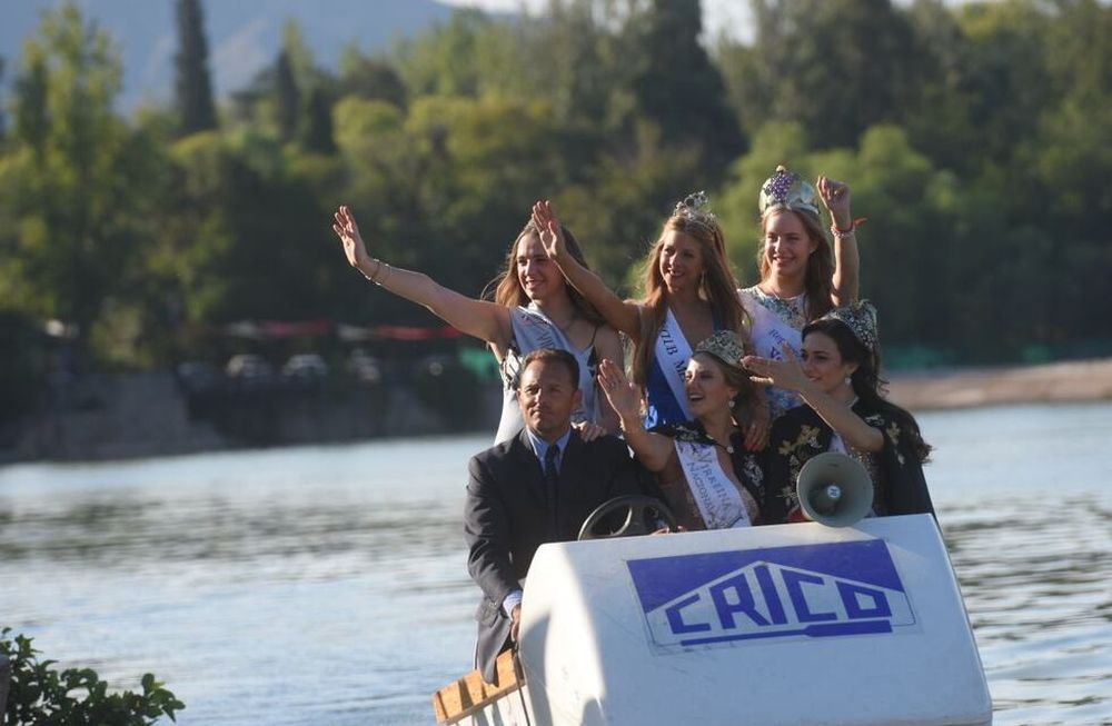 Regata Internacional Vendimia: el tradicional ocho con timonel quedó para el anfitrión