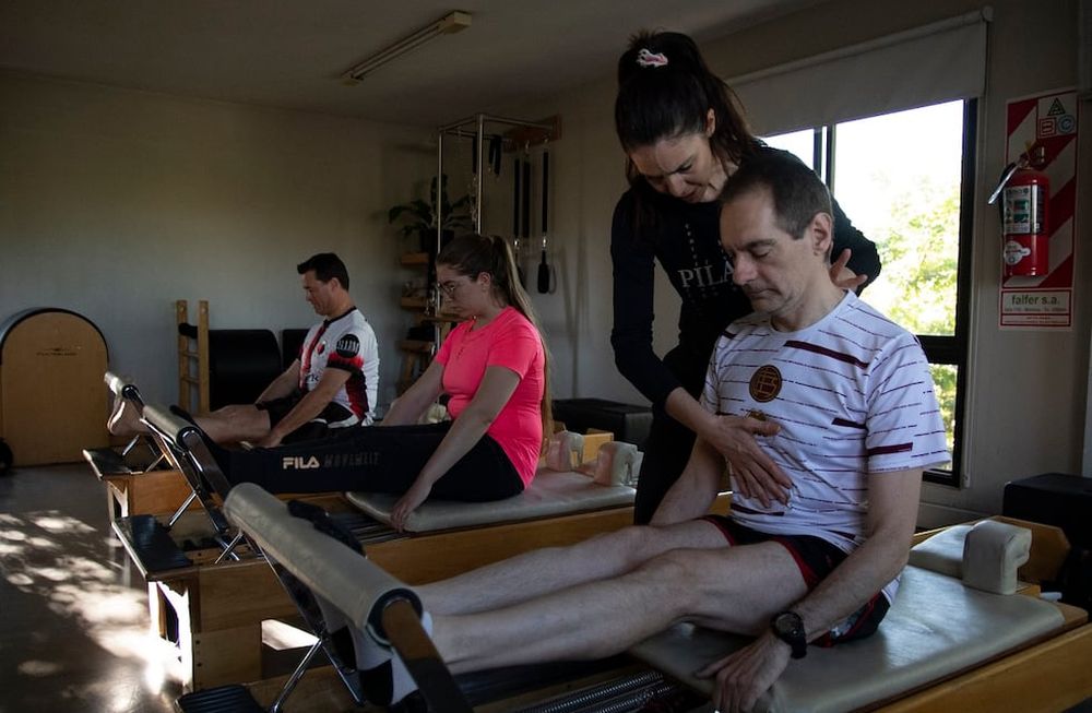 Cada vez más hombres y de más edad se suman al boom de Pilates. | Foto: Los Andes