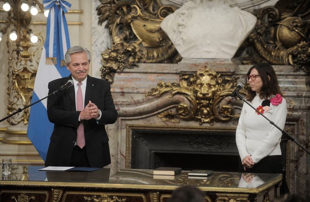 El presidente Alberto Fernández le tomó juramento a Silvina Batakis como ministra de Economía de la Nación