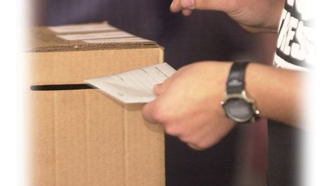 Democratizar la democracia - Por Victor S. Reale