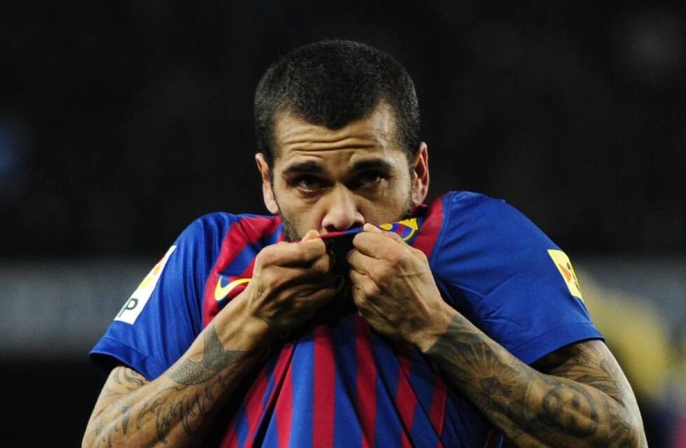Dani Alves reforzará al club en este resurgir de la mano de Xavi (AP)
