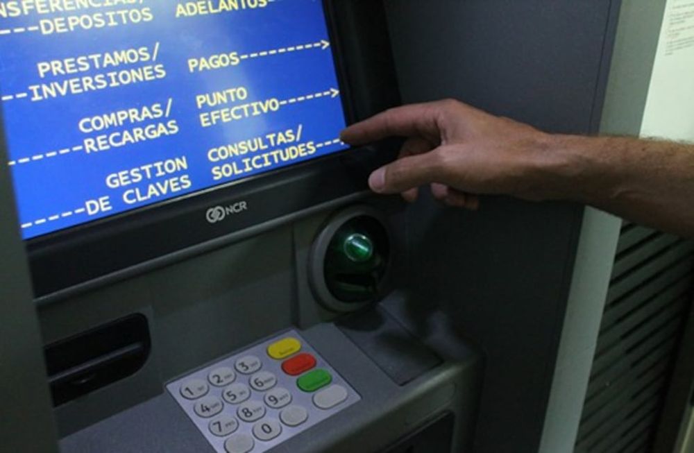 Con los billetes de $2.000 que llegaron a Mendoza sólo se cargaron cuatro cajeros automáticos