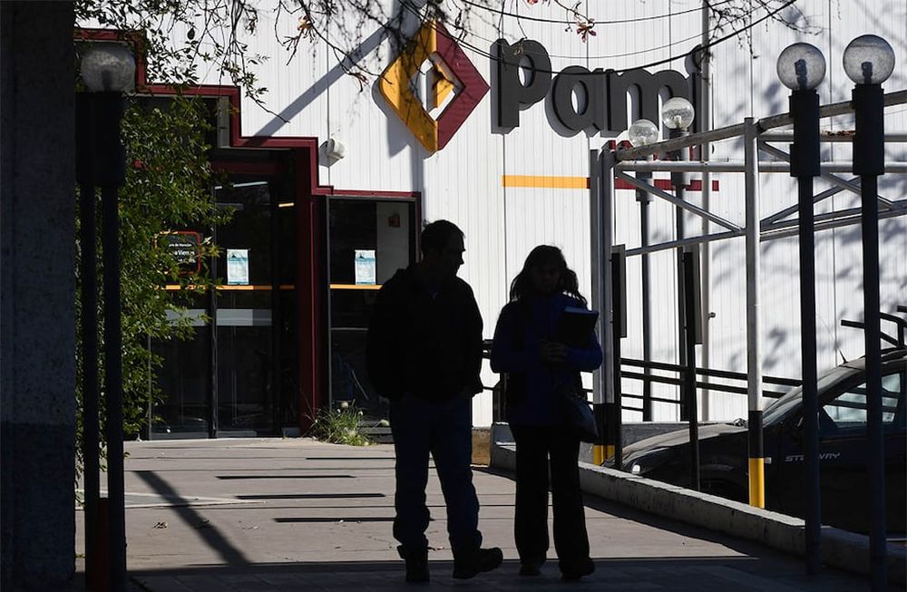 Hasta ahora, el afiliado elegía una clínica y debía hacerse atender allí, por lo que quedaba supeditado a la disponibilidad de atención. Foto: Los Andes