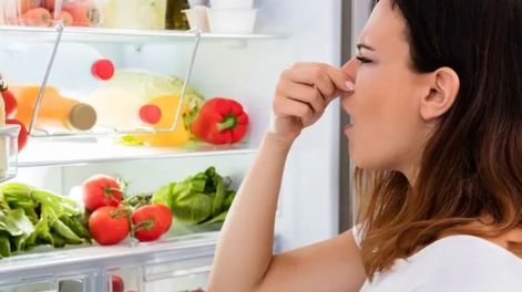 Los errores diarios al guardar mal los alimentos en la heladera generan bacterias que se multiplican y provocan intoxicaciones.