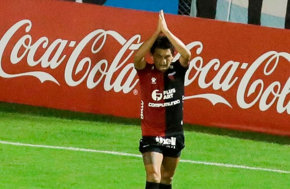 Télam 05/01/2021 Tucumán: Luis Miguel Rodríguez, de pasado en Atlético Tucumán, traqs convertir el primer gol de Colón en el cotejo disputado por la Copa Diego Maradona en el Monumental José Fieero, entre Atlético Tucumán y Colón: Foto: Adrián Lugones  Pool Argra