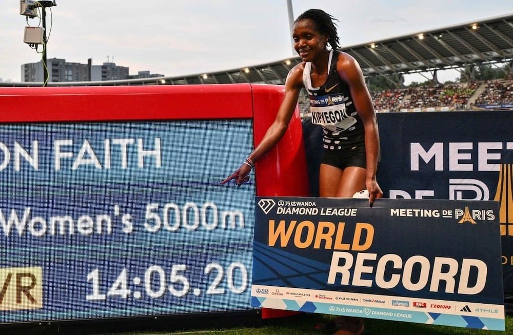 La atleta keniana Faith Kipyegon recibió un premio de lujo por sus marcas en los 1.500 metros en Italia y los 5 mil metros en Francia. / Gentileza.