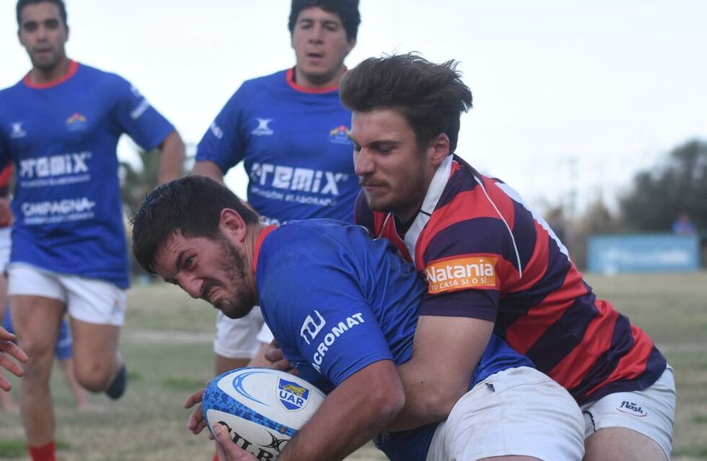 Teqüe espera a Universitario de Bahía Blanca