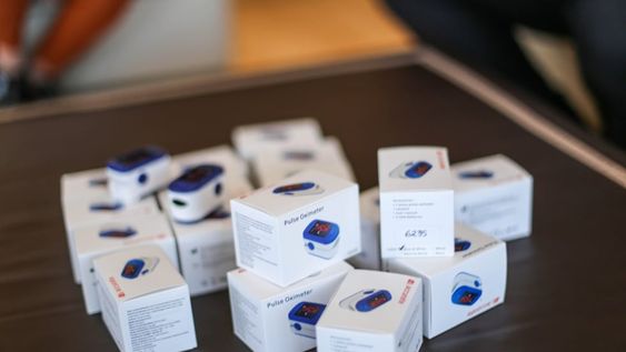 Colegio Rainbow donó oxímetros a todos los municipios de Mendoza