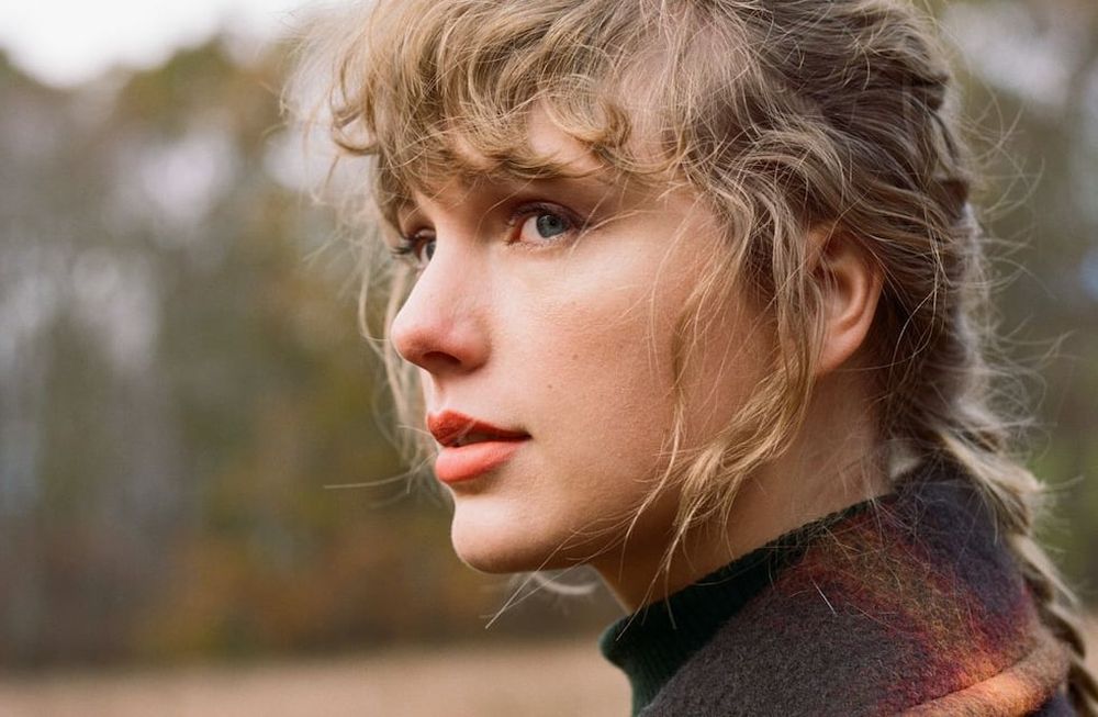 Dos discos y un documental después, Taylor Swift se corona como la artista con más logros musicales del 2020.