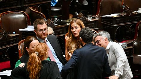 Larga sesión de debate en la cámara de diputados donde se discute el proyecto de reforma laboral