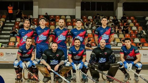 Hockey Patín. Equipo de Andes Talleres, que compite en el Mundial de Clubes, que se disputa en la ciudad de San Juan.