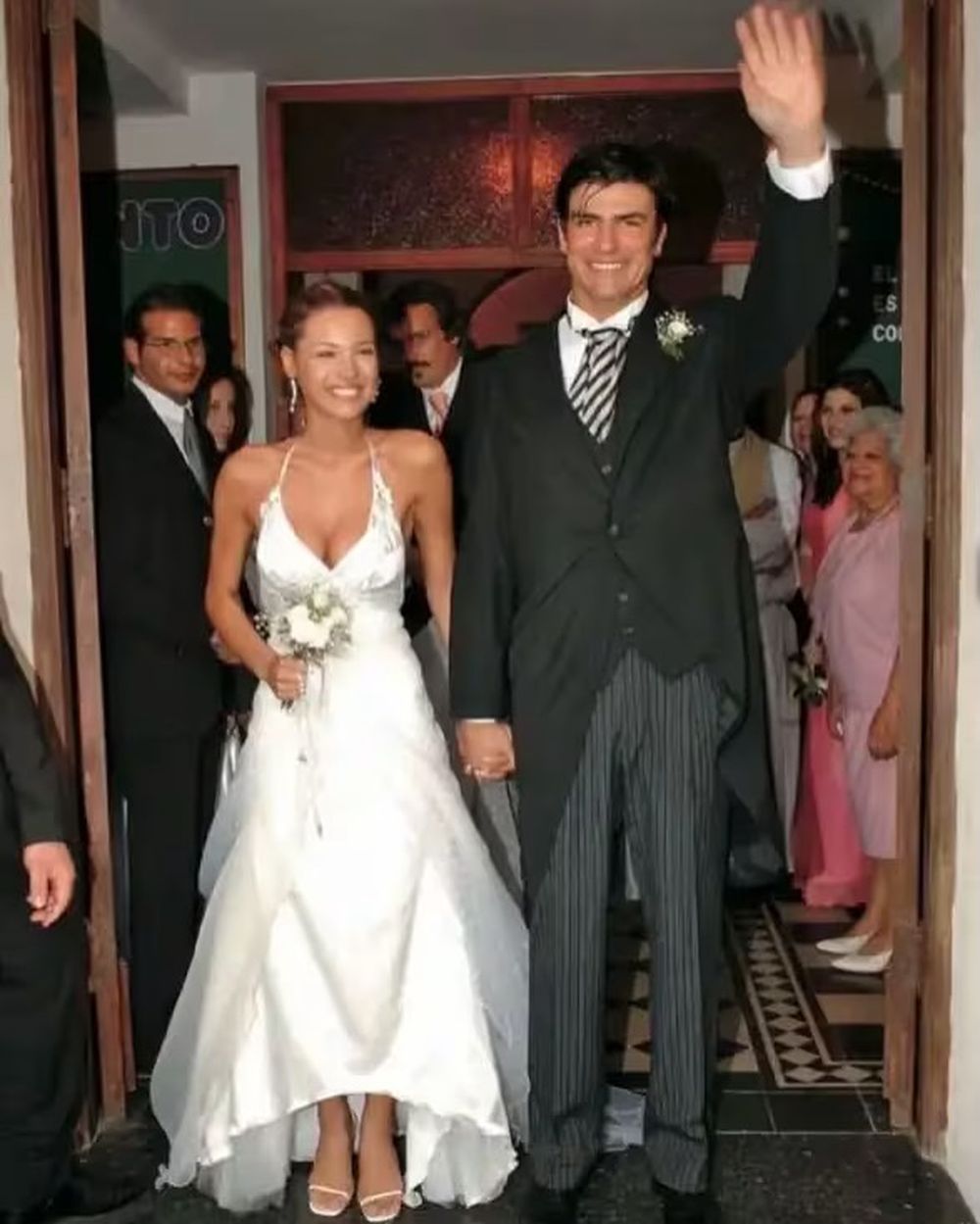 El exmarido de Pampita le ganó una demanday rehizo su vida. 