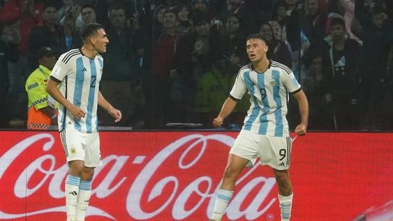 Veliz marcó el empate parcial de la Selección Argentina. / Gentileza.