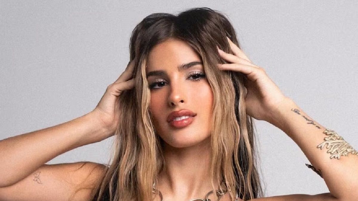 Julieta Poggio respondió a las críticas que recibió en redes tras quitarse las carillas: 