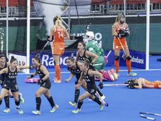 Las Leonas celebran la conquista del Mundial de hockey sobre césped tras vencer a Países Bajos en la final disputada en Amstelveen.