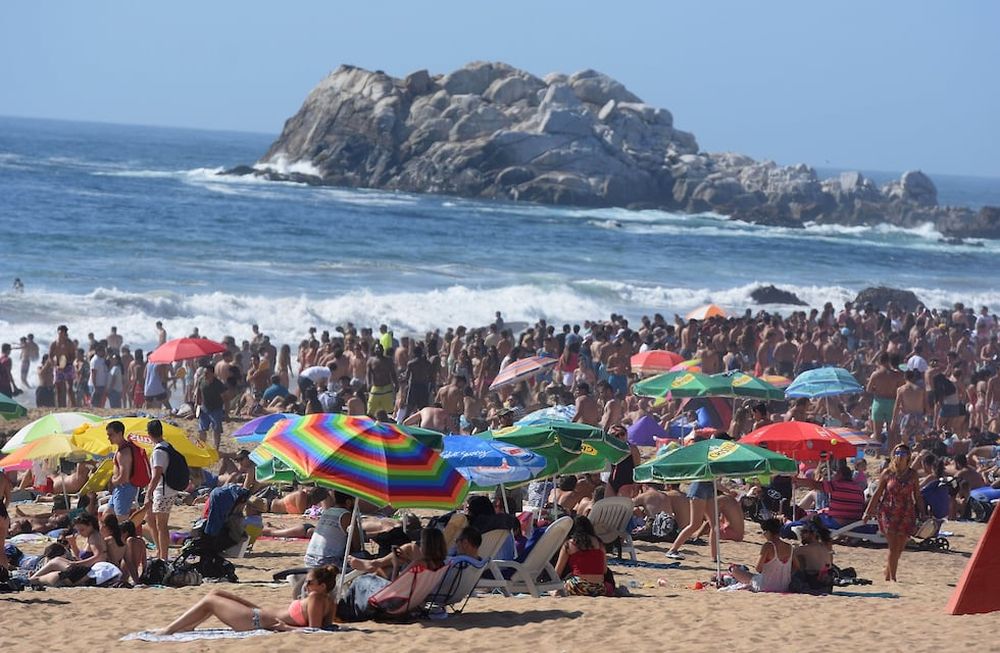 La playa de Reñaca es uno de los lugares más elegidos por los mendocinos. Archivo / Los Andes