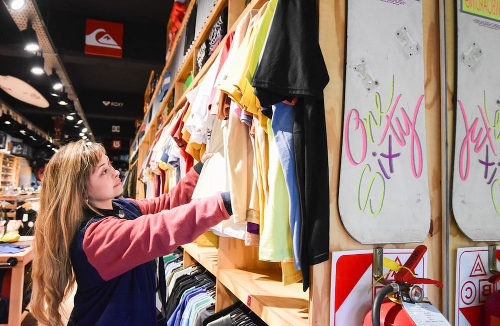 El rubro de indumentaria acumula un crecimiento real de facturación del 48% en relación al 2019. foto: Mariana Villa / Los Andes.