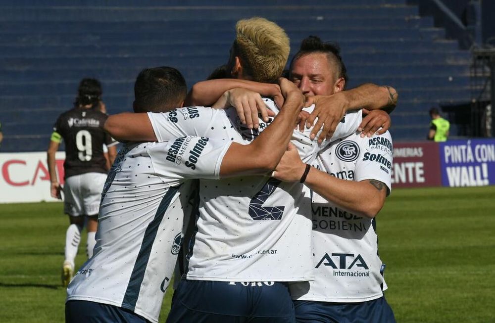 Independiente volvió al triunfo ante Platense y quedó en el podio de la B Nacional