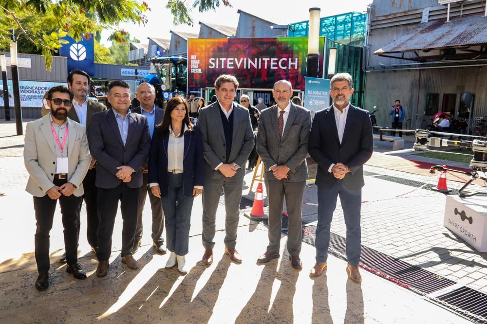 La apertura de la feria contó con la presencia de autoridades y referentes del sector.