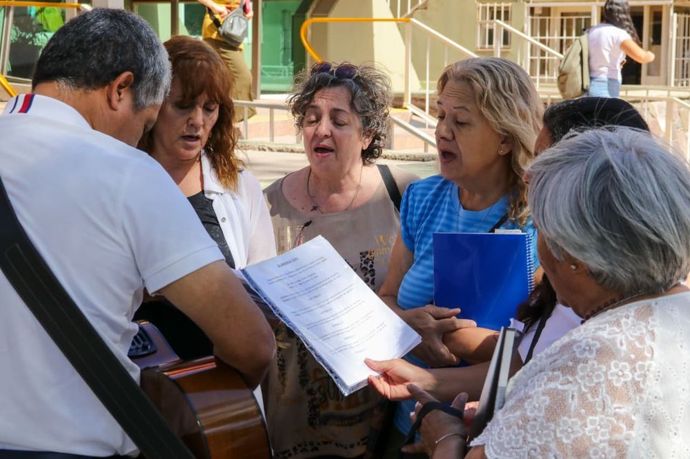 Fieles en la iglesia de El Challao por el día de la Virgen de Lourdes 
